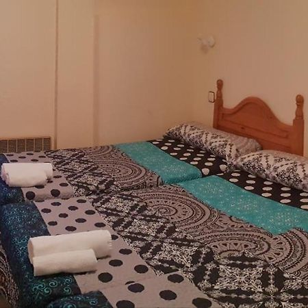 تيرويل Hostal El Busto المظهر الخارجي الصورة