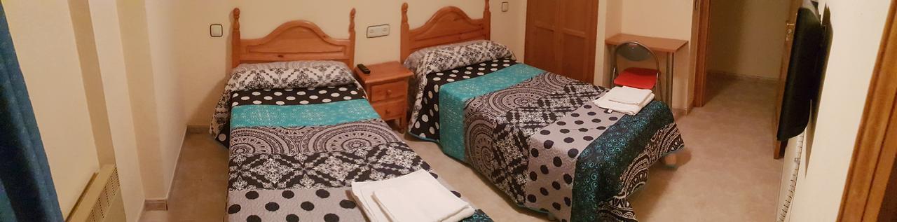 تيرويل Hostal El Busto المظهر الخارجي الصورة