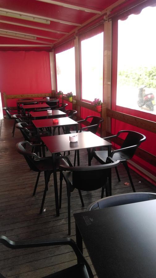 تيرويل Hostal El Busto المظهر الخارجي الصورة
